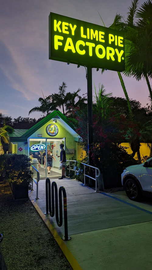 MIA_2024-03-24 19-56-57_PXL_20240324_235657520.NIGHT